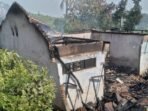 Rumah di Cirebon Ludes Terbakar, Kerugian Rp 200 Juta Rumah di Cirebon Ludes Terbakar, Kerugian Rp 200 Juta