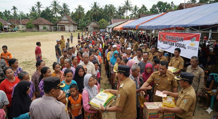 Jutaan Keluarga Sambut Tujuh Bansos yang Cair Bertahap Jelang Idulfitri 2026 Jutaan Keluarga Sambut Tujuh Bansos yang Cair Bertahap Jelang Idulfitri 2026