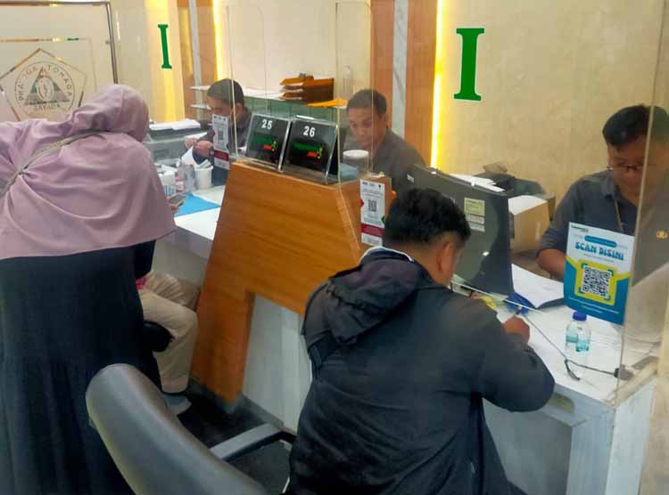 Bayar Pajak di Bogor Kini Bisa Lewat Kantor Kecamatan, Lebih Praktis! Bayar Pajak di Bogor Kini Bisa Lewat Kantor Kecamatan, Lebih Praktis!