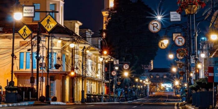 Jalan Braga (Braga City Walk) Di Kota Bandung Jalan Braga (Braga City Walk) Di Kota Bandung