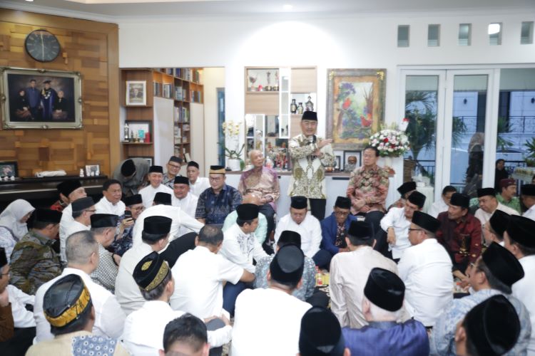 Rudy Susmanto & ICMI Perkuat Ukhuwah Islamiyah di Buka Puasa Bogor Rudy Susmanto & ICMI Perkuat Ukhuwah Islamiyah di Buka Puasa Bogor