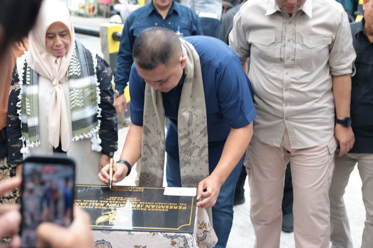 Rudy Susmanto Resmikan Jembatan Kali Jantung: Bukti Nyata Atasi Banjir Rudy Susmanto Resmikan Jembatan Kali Jantung: Bukti Nyata Atasi Banjir