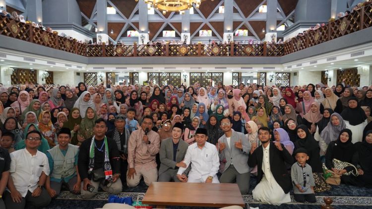 Ustadz Dennis Lim Sanjung Prioritas Masjid Bupati Rudy Susmanto Ustadz Dennis Lim Sanjung Prioritas Masjid Bupati Rudy Susmanto
