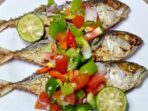 Resep Ikan Panggang Madu Sambal Dabu-Dabu Enak dan Segar ala Devina Resep Ikan Panggang Madu Sambal Dabu-Dabu Enak dan Segar ala Devina