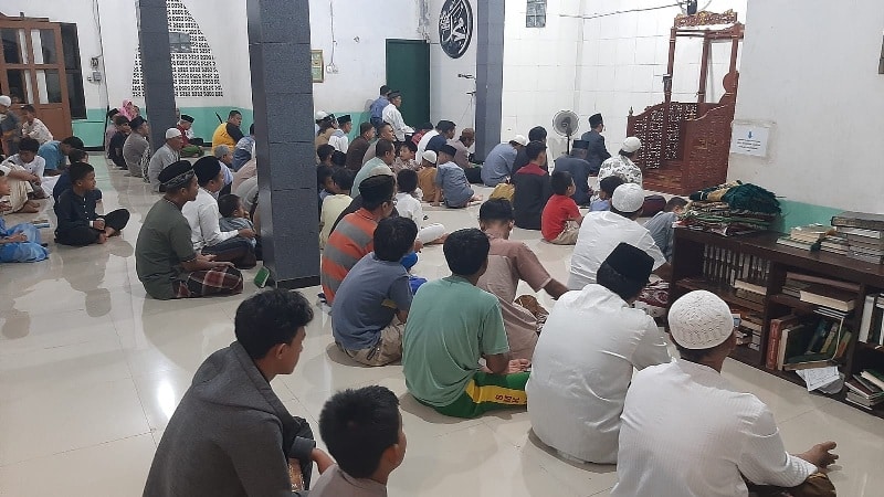 Ratusan Warga GSE 2 Padati Malam Nisfu Sya’ban di Masjid Rahmatan Lil-Alamin Ratusan Warga GSE 2 Padati Malam Nisfu Sya’ban di Masjid Rahmatan Lil-Alamin