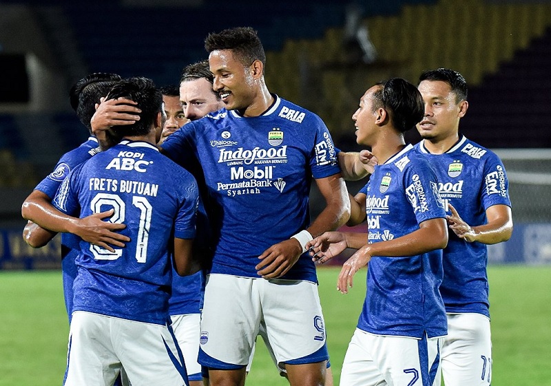 Strategi hebat Igor Tolic bawa Persib Bandung menang telak vs Madura United Strategi hebat Igor Tolic bawa Persib Bandung menang telak vs Madura United