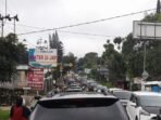 Lalu Lintas Puncak Bogor Masih Padat Pasca-Lebaran, Jalur Satu Arah Berlaku Hingga Akhir Pekan Lalu Lintas Puncak Bogor Masih Padat Pasca-Lebaran, Jalur Satu Arah Berlaku Hingga Akhir Pekan