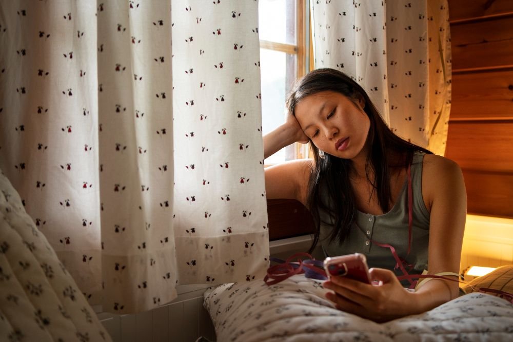 7 Kebiasaan Wanita Tidak Bahagia yang Sering Diabaikan 7 Kebiasaan Wanita Tidak Bahagia yang Sering Diabaikan