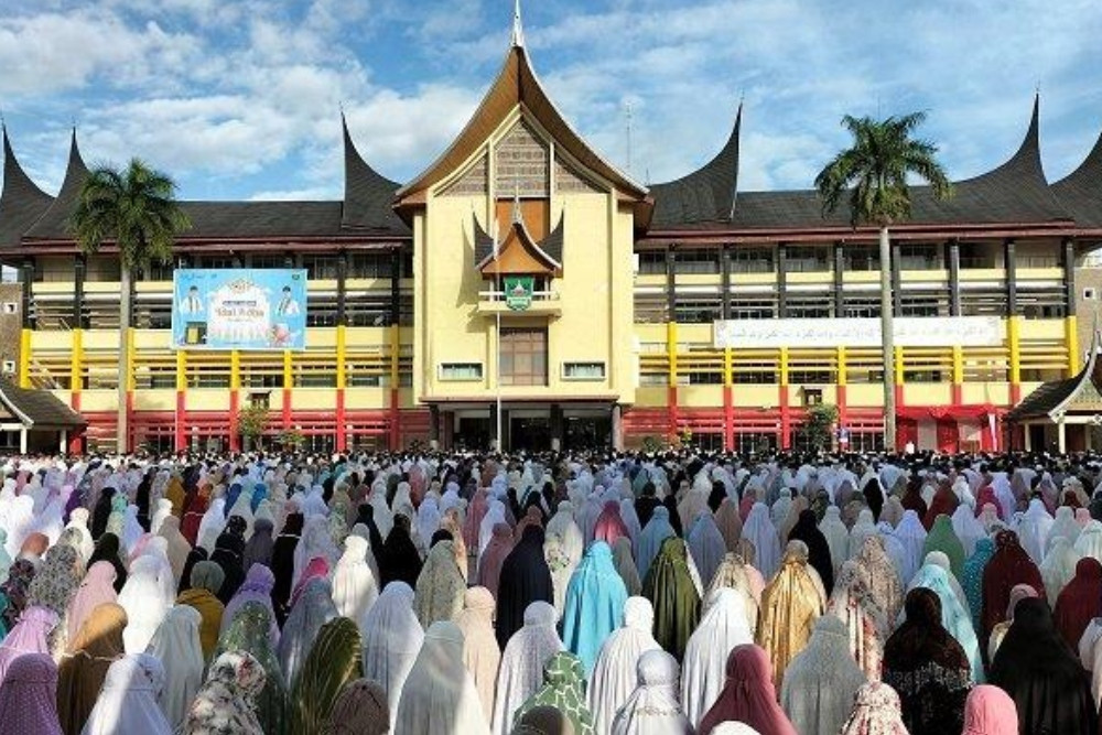 Panduan Sholat Id Lengkap: Niat, Takbir, dan Sunnah Panduan Sholat Id Lengkap: Niat, Takbir, dan Sunnah