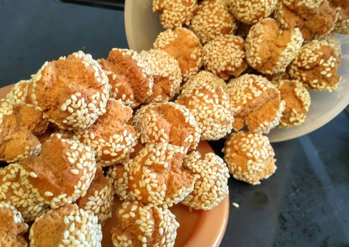 Cara membuat onde-onde mini gurih renyah untuk toples Lebaran Cara membuat onde-onde mini gurih renyah untuk toples Lebaran