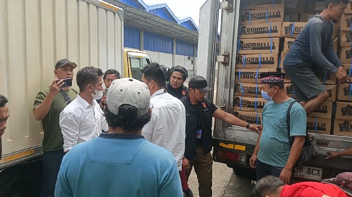 Bareskrim sita 9 ton daging impor kedaluwarsa Bareskrim sita 9 ton daging impor kedaluwarsa