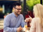 Tahu Bahasa Tubuh Pria yang Jatuh Cinta Tahu Bahasa Tubuh Pria yang Jatuh Cinta