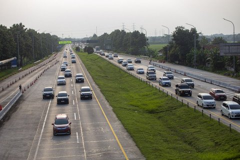 Cara satu tahap II arus balik dimulai: GT Brebes Barat hingga GT Cikampek Cara satu tahap II arus balik dimulai: GT Brebes Barat hingga GT Cikampek