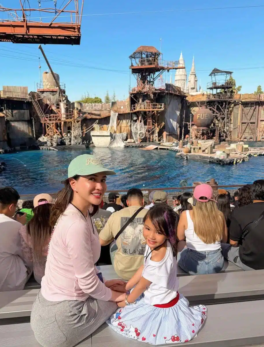 7 potret liburan Shandy Aulia dan anak di Amerika, seru berjalan-jalan! 7 potret liburan Shandy Aulia dan anak di Amerika, seru berjalan-jalan!