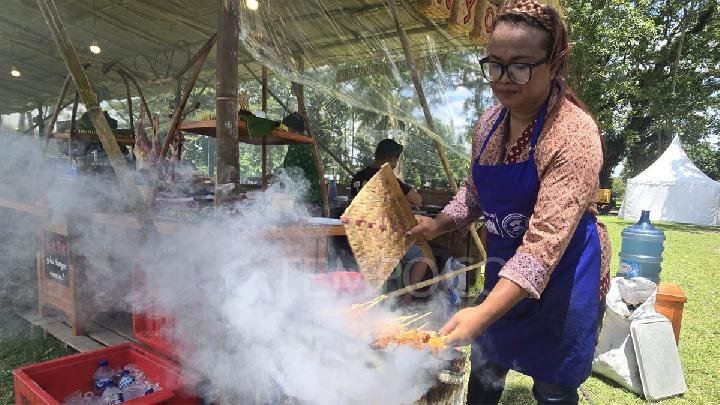 Mencicipi Rasa Tradisional di Pasar Medang Candi Prambanan Mencicipi Rasa Tradisional di Pasar Medang Candi Prambanan