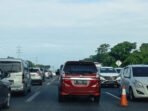 Jalan Tol Japek II Selatan Dibuka Gratis, Atasi Lonjakan Arus Balik dari Bandung Jalan Tol Japek II Selatan Dibuka Gratis, Atasi Lonjakan Arus Balik dari Bandung
