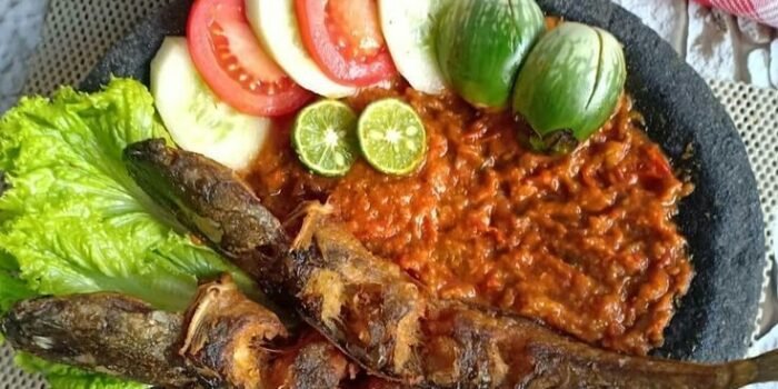 Resep Pecel Lele Pedas Gurih, Menu Praktis yang Menggugah Selera Resep Pecel Lele Pedas Gurih, Menu Praktis yang Menggugah Selera