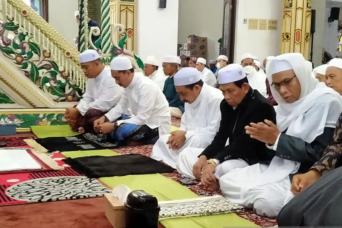 Bupati Bandung Rayakan Idul Fitri di Masjid Al Fathu, Sampaikan Capaian dan Komitmen Pembangunan Bupati Bandung Rayakan Idul Fitri di Masjid Al Fathu, Sampaikan Capaian dan Komitmen Pembangunan