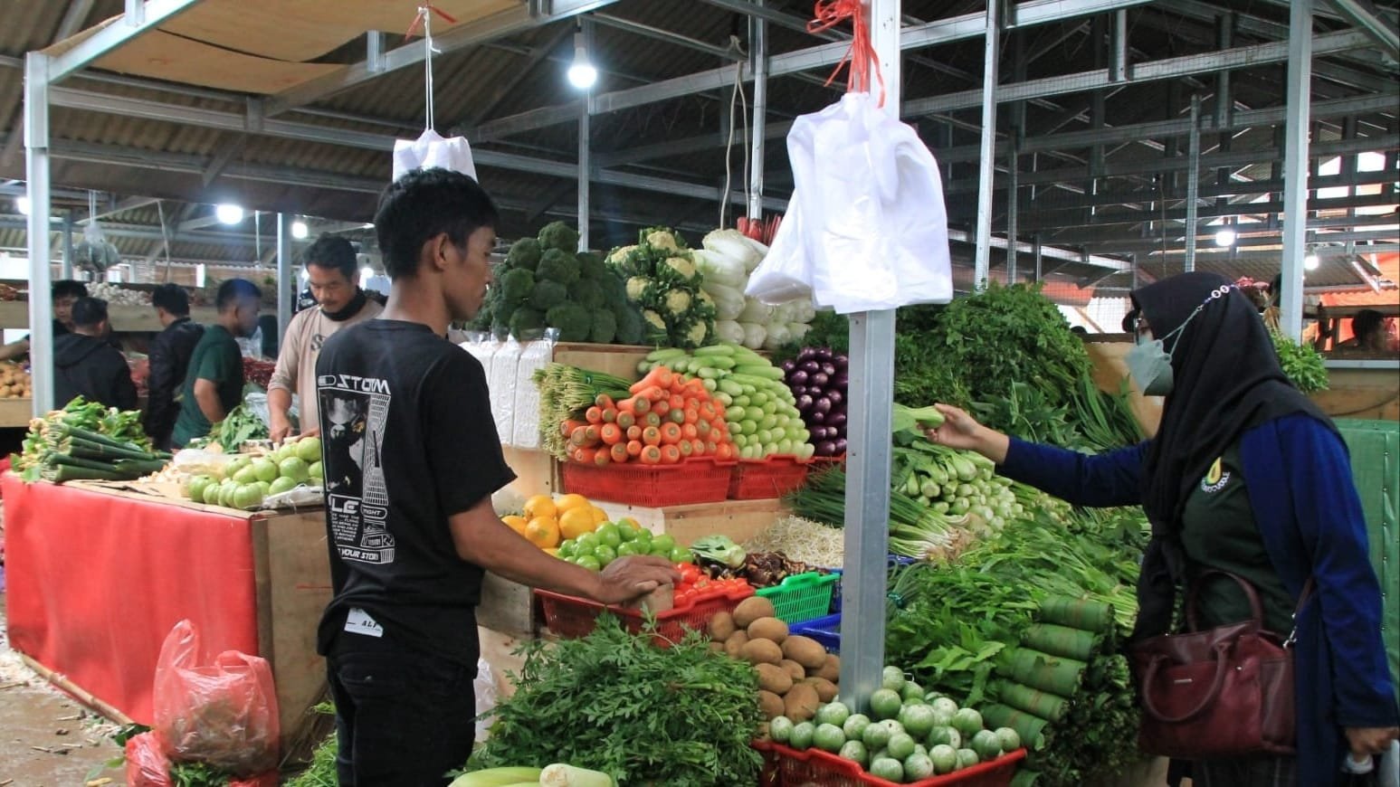 Pemkot Tertibkan PKL, Warga Pasar Bogor Pindah ke Jambu Dua dan Gembrong Sukasari Pemkot Tertibkan PKL, Warga Pasar Bogor Pindah ke Jambu Dua dan Gembrong Sukasari