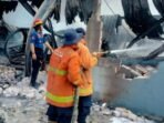 Kronologi evakuasi kebakaran pabrik plastik Bogor, petugas kelelahan setelah 7 jam lawan api Kronologi evakuasi kebakaran pabrik plastik Bogor, petugas kelelahan setelah 7 jam lawan api