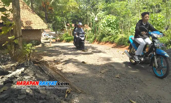 Hari Raya Lebaran 2026, Warga Sukamaju Ciamis Pilih Ziarah dan Tahlil di Makam Leluhur Hari Raya Lebaran 2026, Warga Sukamaju Ciamis Pilih Ziarah dan Tahlil di Makam Leluhur