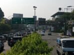 41.800 Kendaraan Tinggalkan Puncak Bogor, Simpang Gadog Masih Macet 41.800 Kendaraan Tinggalkan Puncak Bogor, Simpang Gadog Masih Macet