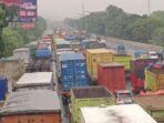 Tol Tangerang–Merak Terendam Banjir, Kemacetan 5 Km Lebih Tol Tangerang–Merak Terendam Banjir, Kemacetan 5 Km Lebih