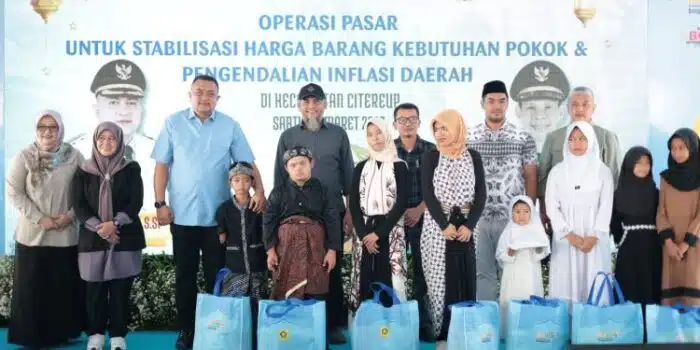 Bupati Bogor Hadirkan Bazar Ramadan Kendalikan Harga Pokok Bupati Bogor Hadirkan Bazar Ramadan Kendalikan Harga Pokok