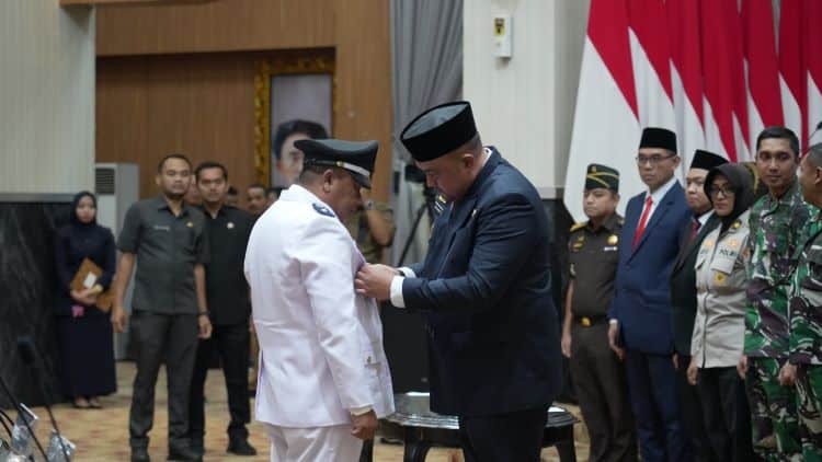 Rudy Susmanto Ajak Kades Gunung Picung Bangun Desa dengan Hati Nurani Rudy Susmanto Ajak Kades Gunung Picung Bangun Desa dengan Hati Nurani