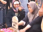 Enam Korban Kecelakaan di Majalengka Tewas, Pemkab Karawang Kirim 8 Ambulans Enam Korban Kecelakaan di Majalengka Tewas, Pemkab Karawang Kirim 8 Ambulans