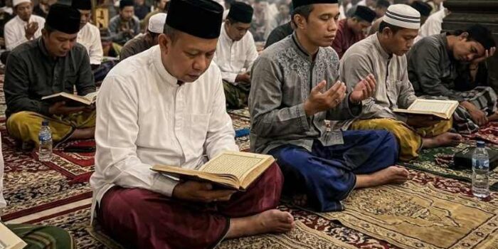 Panduan Lengkap: Syarat & Tata Cara Iktikaf di 10 Malam Terakhir Ramadan Panduan Lengkap: Syarat & Tata Cara Iktikaf di 10 Malam Terakhir Ramadan