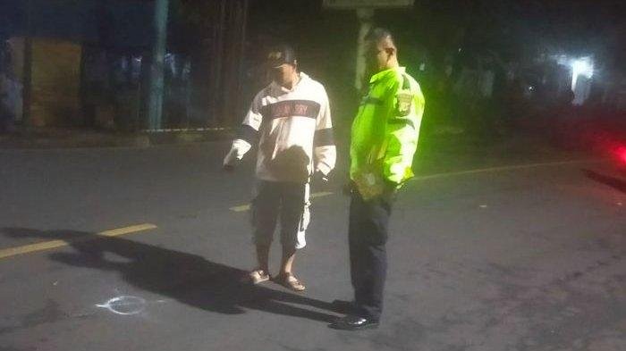 Kecelakaan Maut di Bekasi: APV Tabrak Agya Lalu Kabur ke Sawah Kecelakaan Maut di Bekasi: APV Tabrak Agya Lalu Kabur ke Sawah