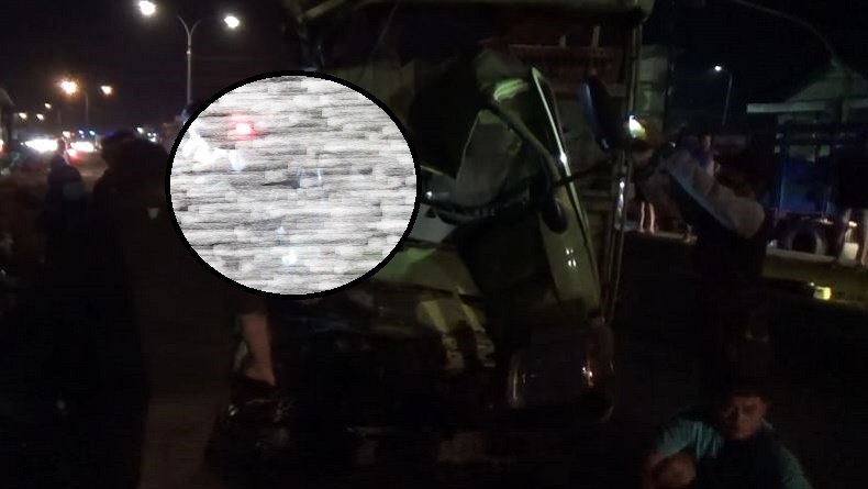 Kecelakaan Beruntun di Pasirkoja Bandung Tengah Malam, Pikap Tabrak Minibus dan Truk Kecelakaan Beruntun di Pasirkoja Bandung Tengah Malam, Pikap Tabrak Minibus dan Truk