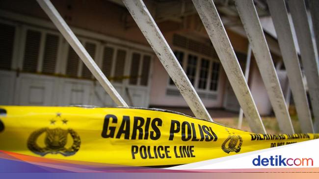 Anak di Depok Kaget Temukan Jasad Ibu yang Sudah Tinggal Tulang Saat Bersihkan Rumah Anak di Depok Kaget Temukan Jasad Ibu yang Sudah Tinggal Tulang Saat Bersihkan Rumah