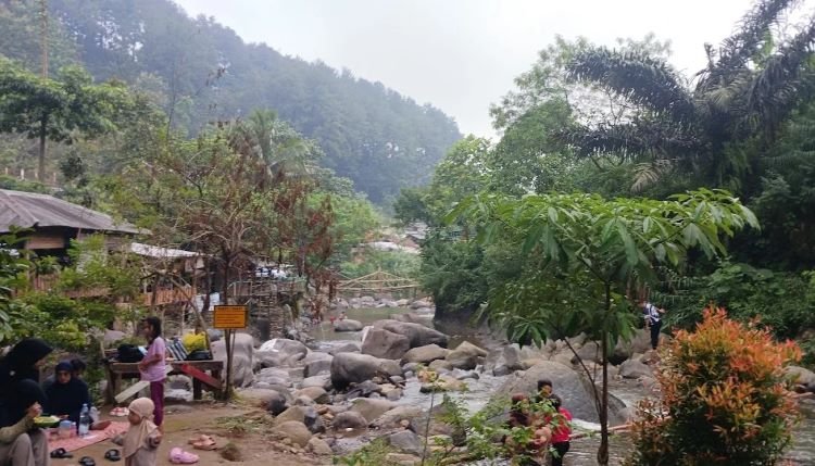 Pesona Leuwi Kunten Sentul Bogor: Lokasi, Akses, Harga, Fasilitas Pesona Leuwi Kunten Sentul Bogor: Lokasi, Akses, Harga, Fasilitas