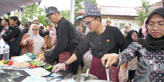 Bupati Bogor Masak Bersama dalam Pesona Ramadan, Perkuat Kebersamaan Bupati Bogor Masak Bersama dalam Pesona Ramadan, Perkuat Kebersamaan
