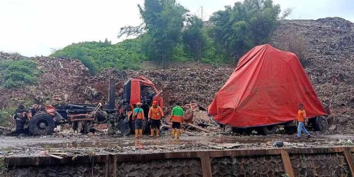 Duka Dedi Mulyadi: 4 Tewas Akibat Longsor Sampah Bantargebang Duka Dedi Mulyadi: 4 Tewas Akibat Longsor Sampah Bantargebang