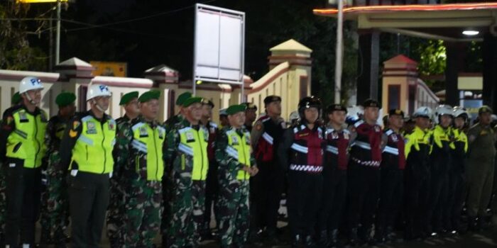 Patroli Ramadan: Bupati Bogor & Forkopimda Amankan 124 Botol Miras Patroli Ramadan: Bupati Bogor & Forkopimda Amankan 124 Botol Miras