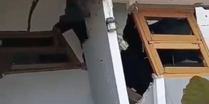 Ratusan Warga Sukabumi Mengungsi Akibat Pergerakan Tanah Parah Ratusan Warga Sukabumi Mengungsi Akibat Pergerakan Tanah Parah