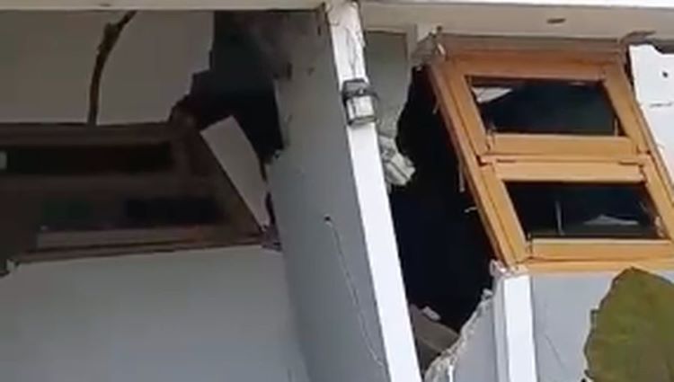 Ratusan Warga Sukabumi Mengungsi Akibat Pergerakan Tanah Parah Ratusan Warga Sukabumi Mengungsi Akibat Pergerakan Tanah Parah