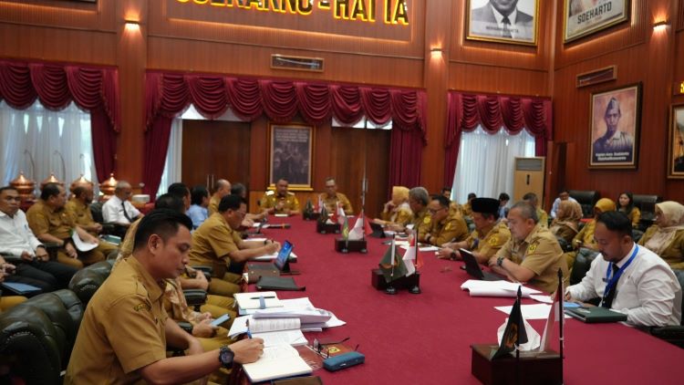 Bupati Bogor Bahas TPA Galuga, Perizinan, Pj Kades, dan Pilkades Bupati Bogor Bahas TPA Galuga, Perizinan, Pj Kades, dan Pilkades