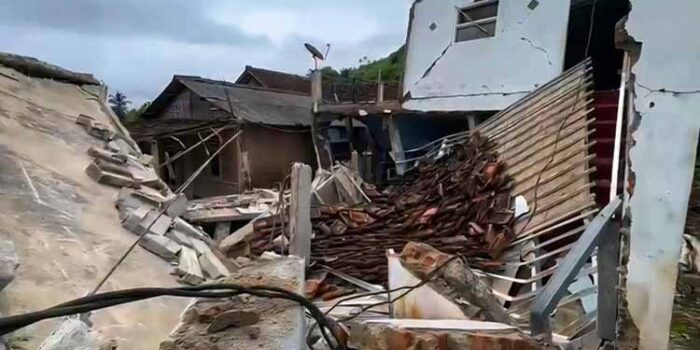 Pemandangan Memilukan: Kampung Cijambe Bantargadung Luluh Lantak