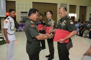 Wakil Panglima TNI Buka Dikreg Sesko TNI ke-55 di Bandung dengan Pembelajaran Hybrid Wakil Panglima TNI Buka Dikreg Sesko TNI ke-55 di Bandung dengan Pembelajaran Hybrid