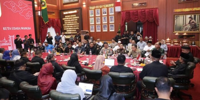 Bupati Rudy Susmanto Mulai Gerakan Tes Urine di Pemkab Bogor Bupati Rudy Susmanto Mulai Gerakan Tes Urine di Pemkab Bogor