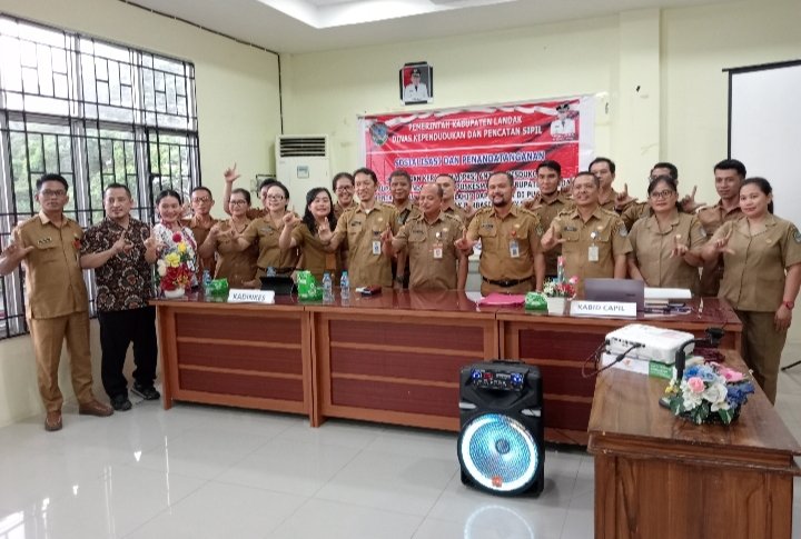 Inovasi Disdukcapil Ciamis, Bayi Lahir di RSU Permata Bunda Langsung Dapat KK, Akta, dan KIA Inovasi Disdukcapil Ciamis, Bayi Lahir di RSU Permata Bunda Langsung Dapat KK, Akta, dan KIA