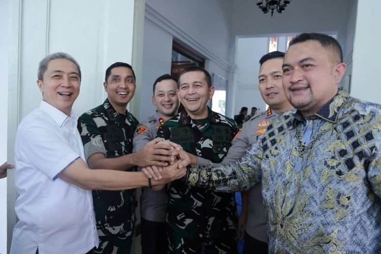 Bupati Bogor dan Danrem Perkuat Sinergi Jaga Kamtibmas, Percepat Pembangunan Bupati Bogor dan Danrem Perkuat Sinergi Jaga Kamtibmas, Percepat Pembangunan