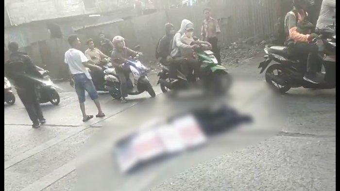 Kecelakaan maut di Cigendel: Pemotor tewas terlindas truk saat mencoba menyalip dari kiri Kecelakaan maut di Cigendel: Pemotor tewas terlindas truk saat mencoba menyalip dari kiri