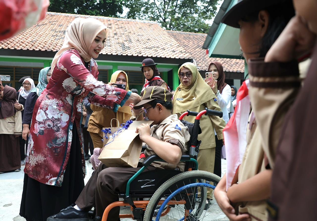 Ketua TP PKK Kota Bogor Berbagi Kebahagiaan Bersama Anak Istimewa di Puncak Hari Kartini Ketua TP PKK Kota Bogor Berbagi Kebahagiaan Bersama Anak Istimewa di Puncak Hari Kartini