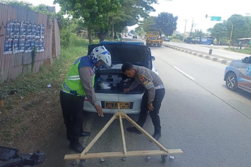 Waspadai Bahaya Paku di Jalur Balongan Indramayu Waspadai Bahaya Paku di Jalur Balongan Indramayu