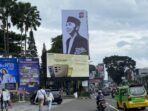 Jalankan Instruksi Presiden, Dedie Rachim Turunkan 61 Billboard di Bogor, Tersisa 12 Lagi Jalankan Instruksi Presiden, Dedie Rachim Turunkan 61 Billboard di Bogor, Tersisa 12 Lagi